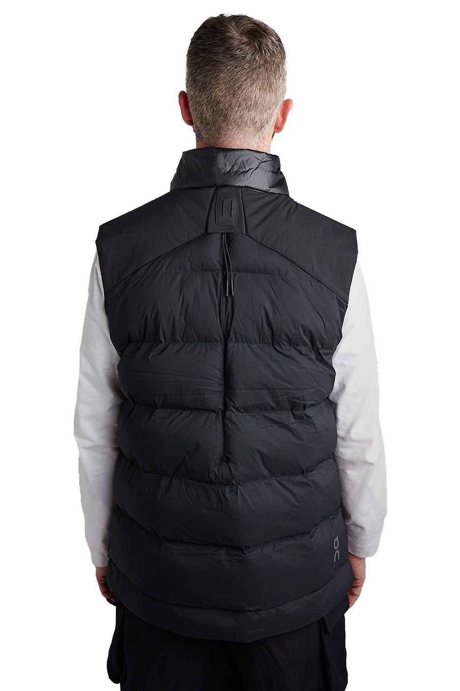 On Mens Challenger Vest 'Black' - ROOTED