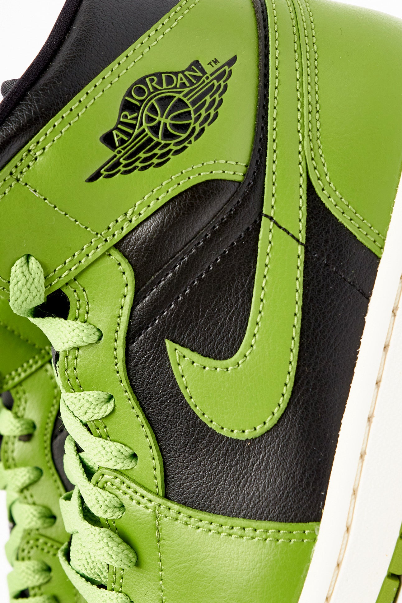 Air Jordan Womens 1 Mid Shoes - ROOTED