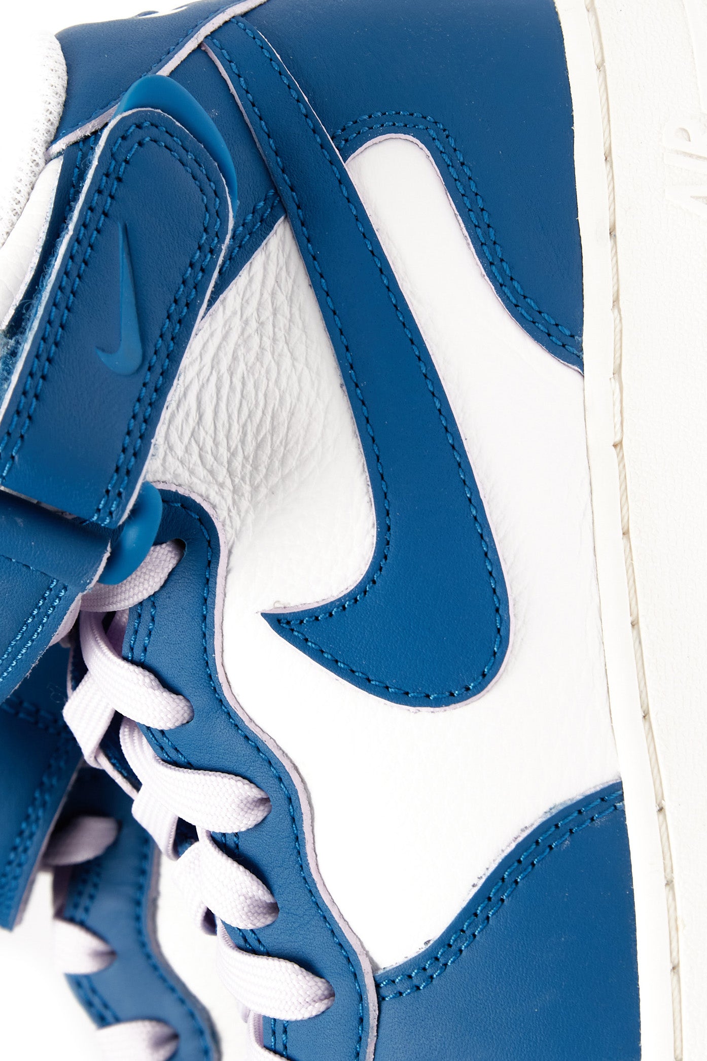 Nike Womens Air Force 1 '07 Mid Shoes - ROOTED