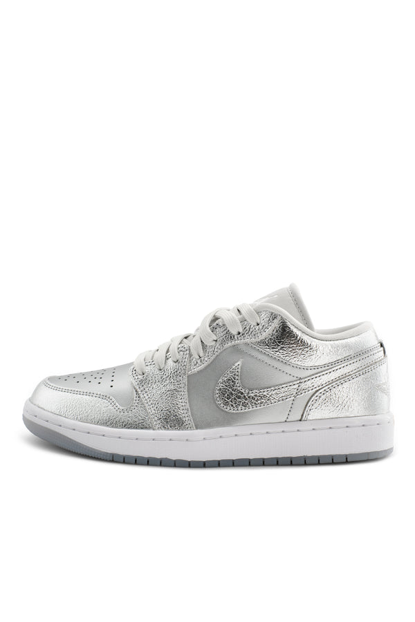 Air Jordan Womens 1 Low SE 'Metallic Silver/Photon Dust'